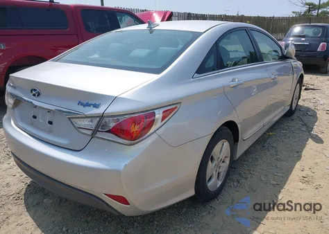 2011 Hyundai Sonata Hybrid z USA, uszkodzony, nr VIN KMHEC4A48BA017708